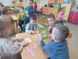 Siedlce: Kartka od przedszkolaka. Seniorzy z DPS obdarowani