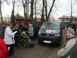 Uroczyste poświęcenie nowego samochodu w WTZ w Parczewie